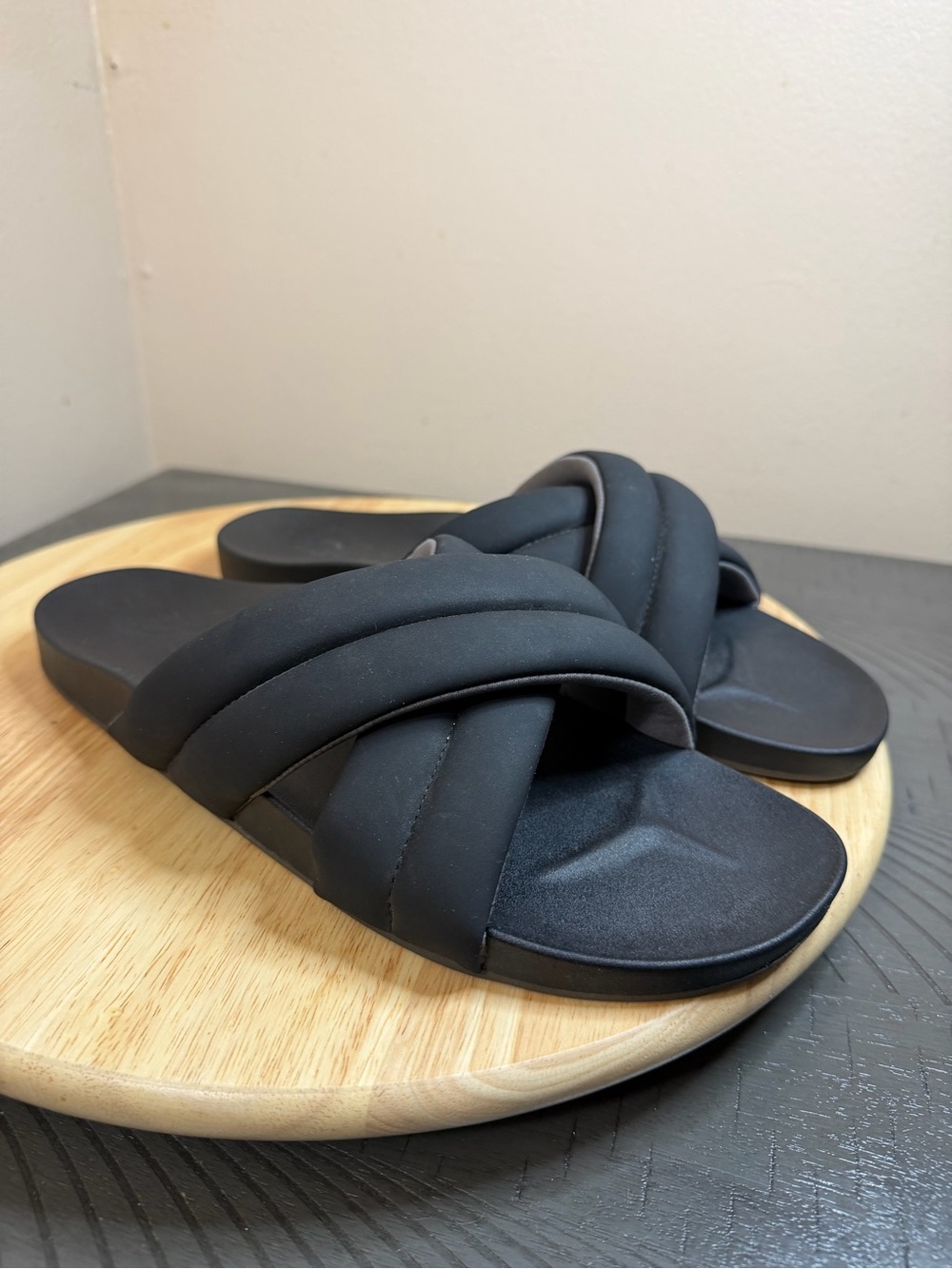 OluKai Women’s HILA Sandals